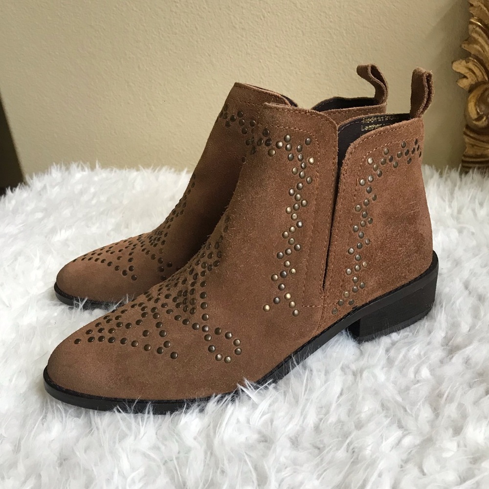 Nwot S Bicca vintage collection studded saddle suede booties